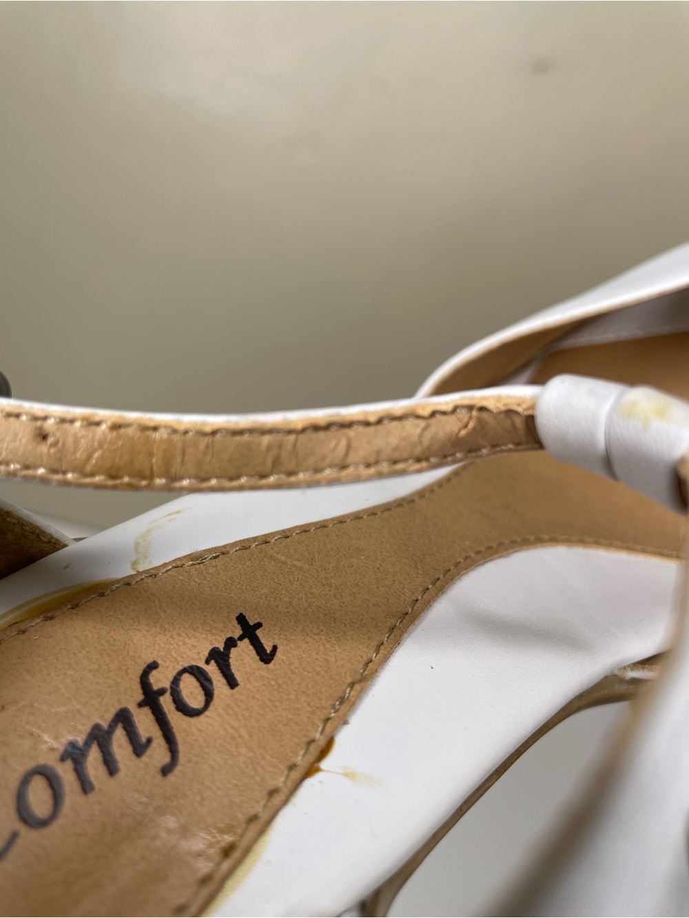 I LOVE COMFORT White Leather T-Strap Cushioned Insole Kitten Heel Sandals 7.5M - Picture 10 of 13